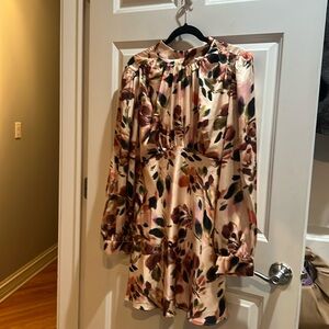 Floral dress! Perfect for winery day or brunch